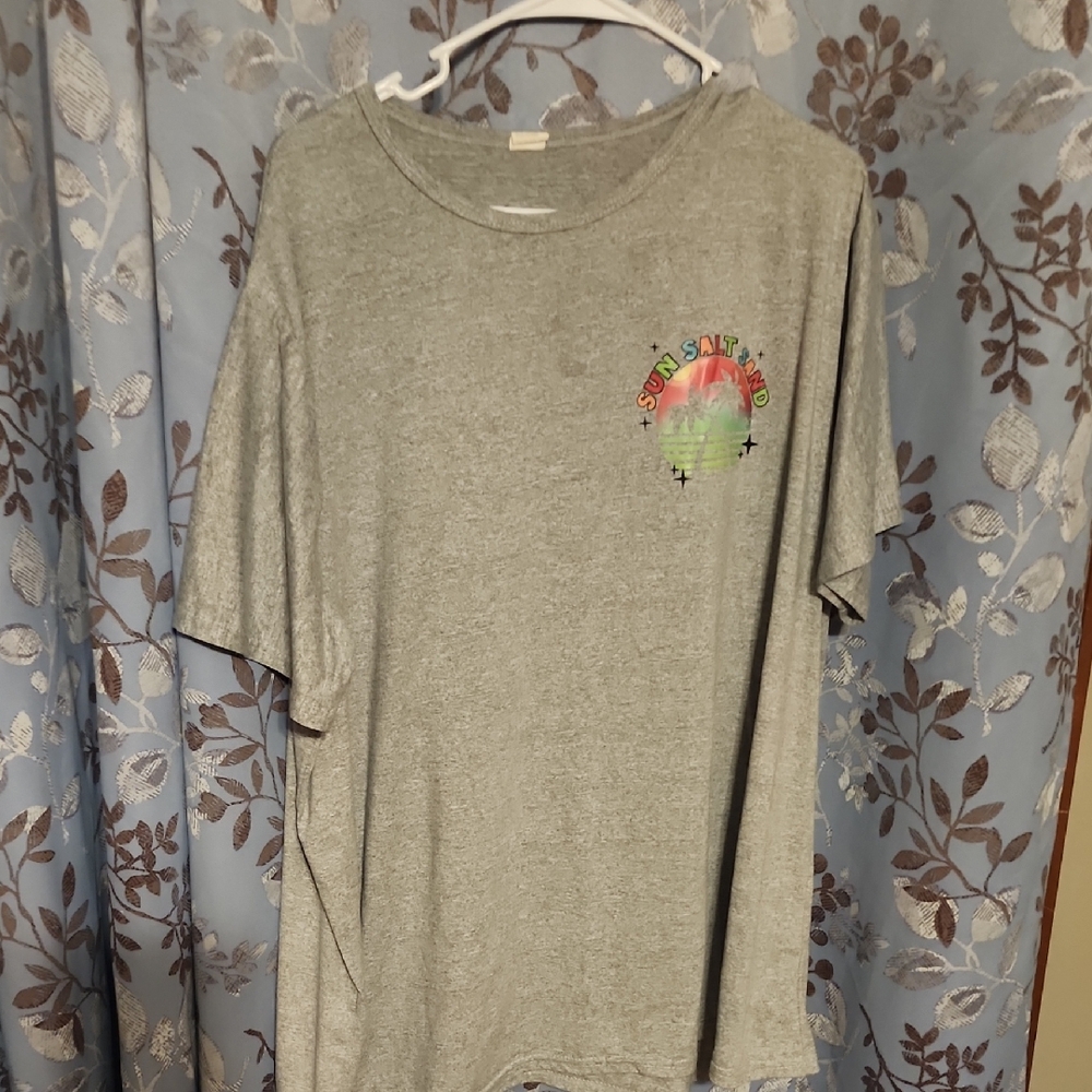 FREE WITH BUNDLE SHEIN Gray Short Sleeve Tee with Colorful Graphic